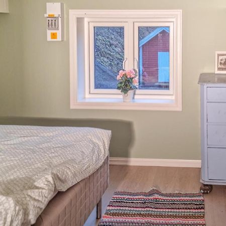 Amazing Home In Hidrasund With Wifi Eide  Ruang foto