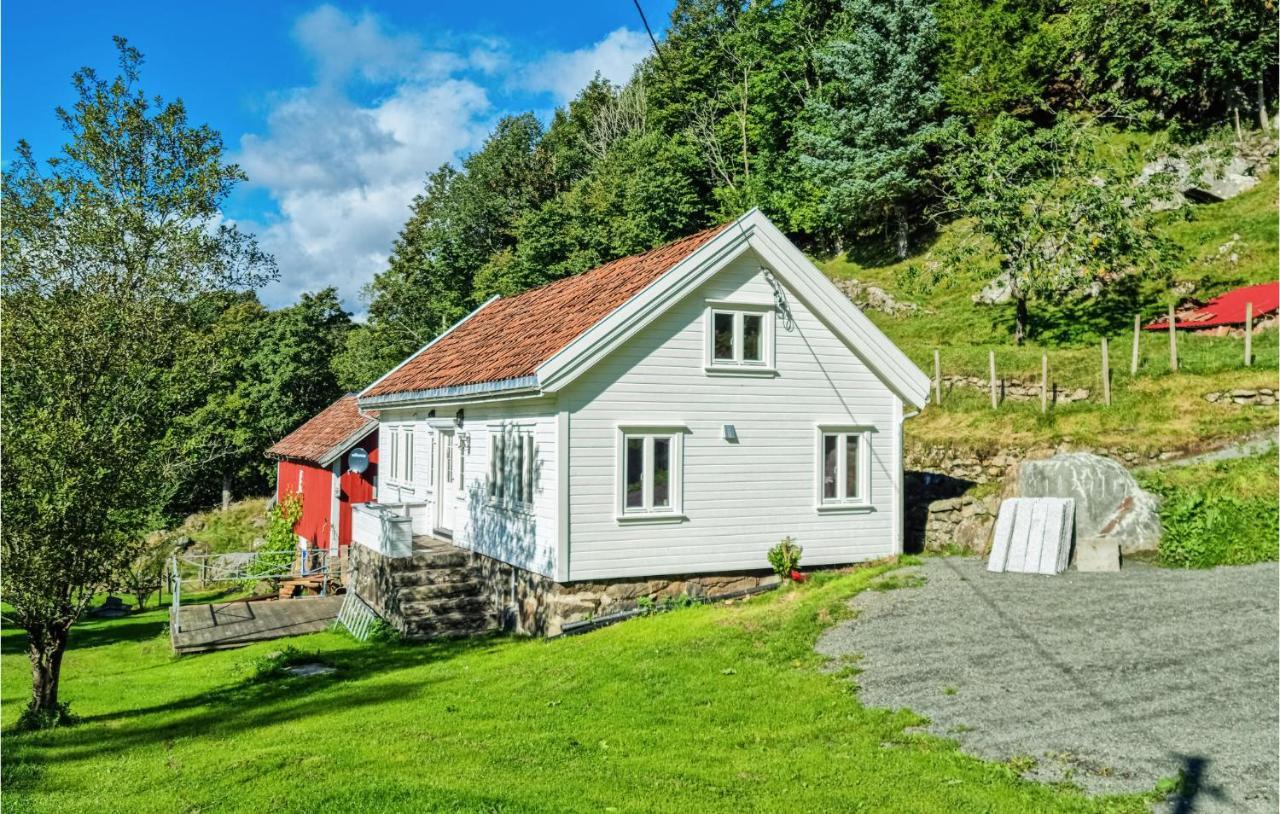 Amazing Home In Hidrasund With Wifi Eide  Ruang foto
